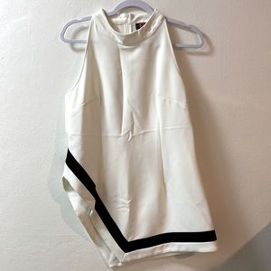 Amazing, Elegant and just Different Gracia Top NWOT